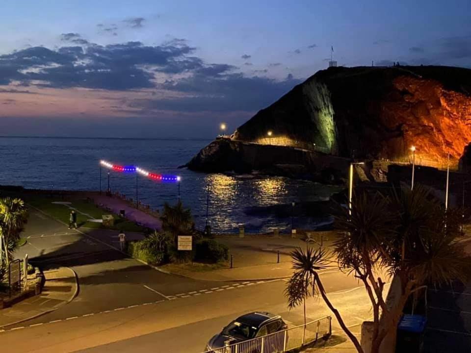 4 The View Apartments Ilfracombe - Seafront, Parking, Lift, Ev Exteriör bild