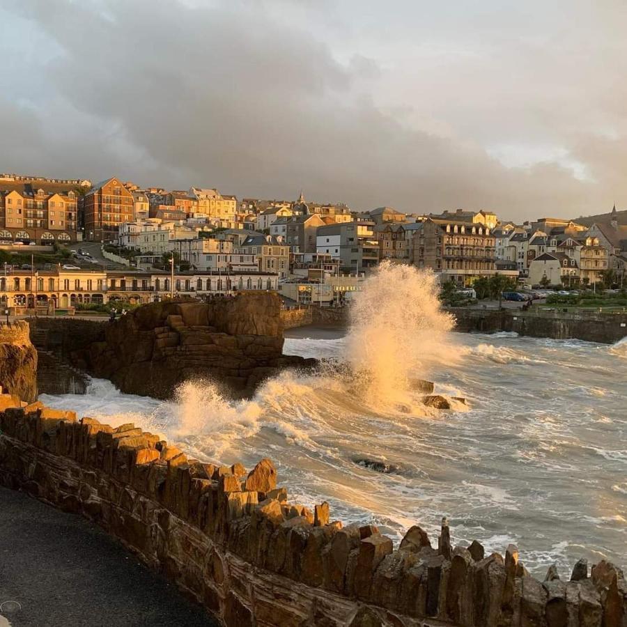 4 The View Apartments Ilfracombe - Seafront, Parking, Lift, Ev Exteriör bild