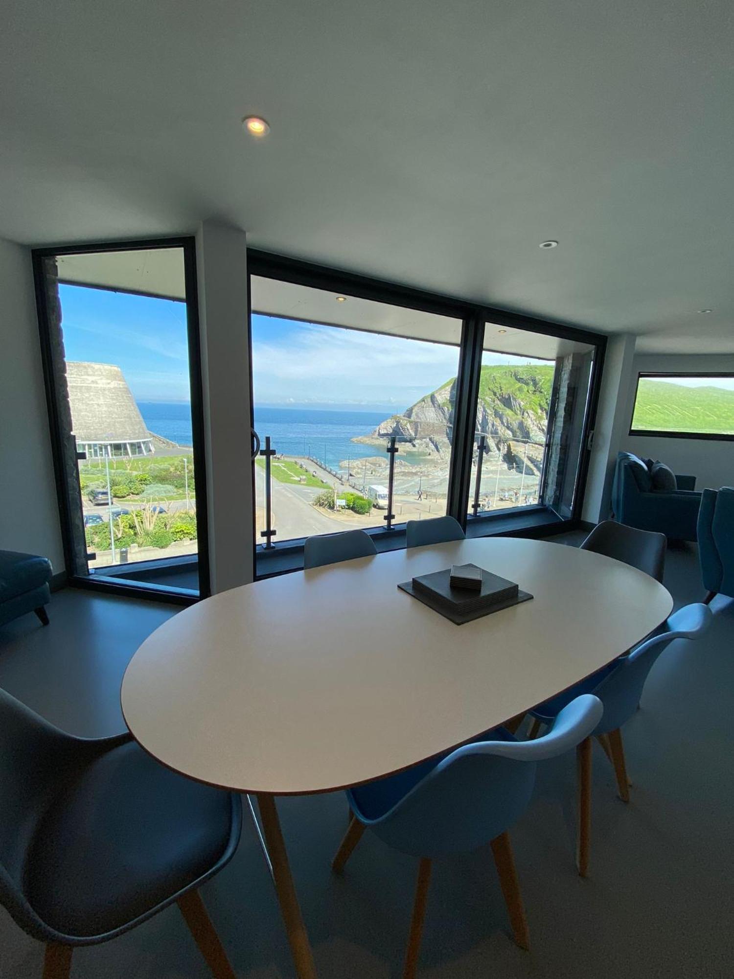 4 The View Apartments Ilfracombe - Seafront, Parking, Lift, Ev Exteriör bild